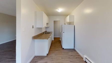 Bachelors Apartment - Photo 2