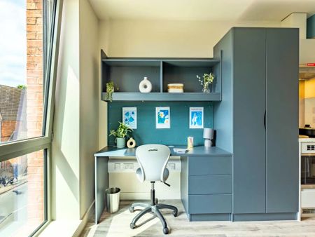 Bronze Plus Studio - Photo 2