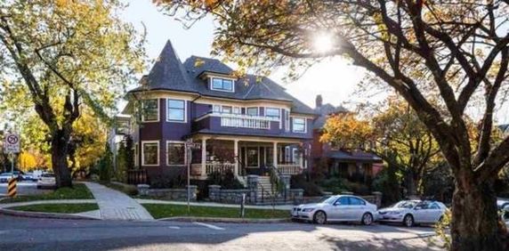 Stunning Vancouver 1 bed Victorian Heritage Home for long term lease - Photo 2