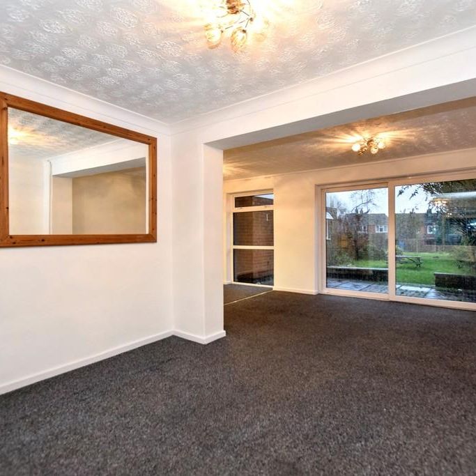 4 bedroom detached house to rent - Photo 1