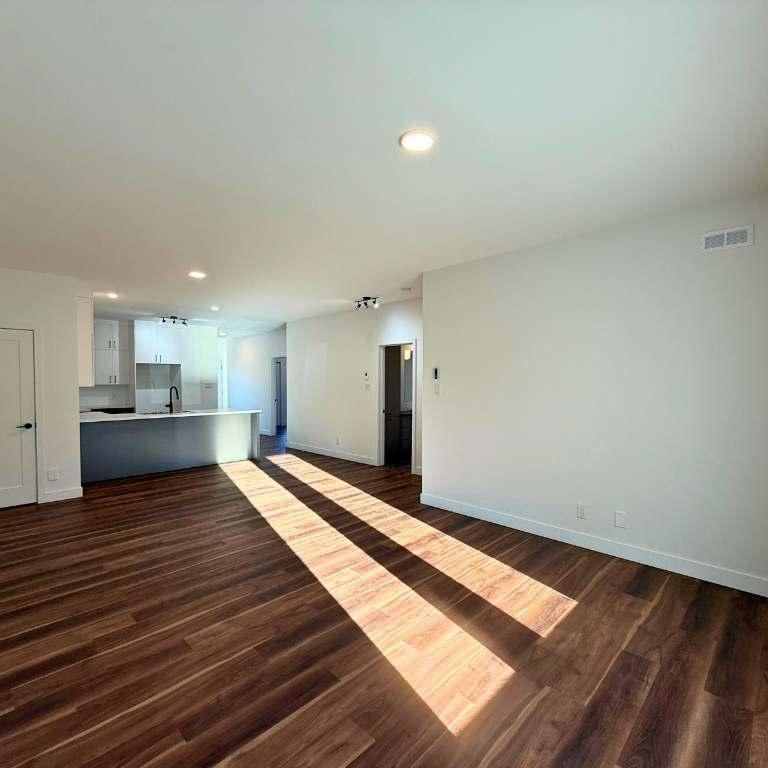 Grand appartement 5½ NEUF à louer à Drummondville - Photo 1