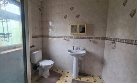 3 bedroom terraced house to rent - Photo 5