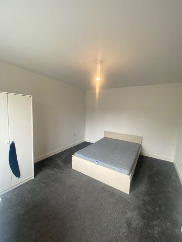 5 bedroom terraced house to rent - Photo 2