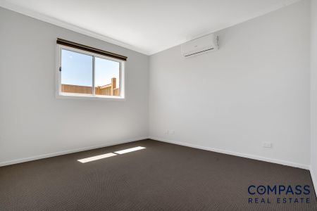9 Molette Road, Sunbury VIC 3429 - House For Rent | Domain - Photo 4