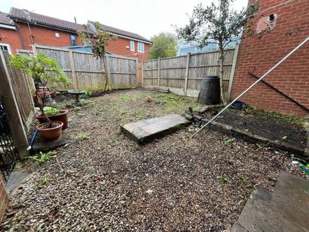 2 bedroom terraced house to rent - Photo 5