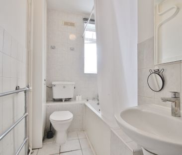 Latymer Court, Hammersmith Road, Hammersmith, London, W6 - Photo 4