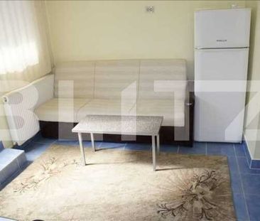 Apartament 1 camera, decomandat, in imobil tip casa, zona strazii Bucuresti - Fotografie 2