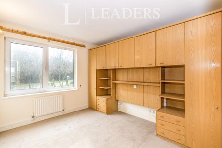 2 bedroom apartment to rent Oyster Quay, Port Way, Portsmouth, PO6 - Photo 3