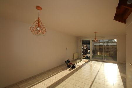 Location Appartement 3 pièces 70m² - Photo 2