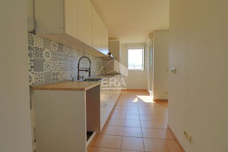 Appartement 10ème - Secteur Saint Jean - 3 pièces 71 m2 - Balcon - Parking - Traversant - Photo 2