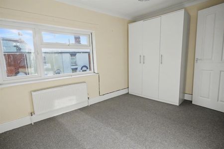 3 Bedroom House to let - Photo 5