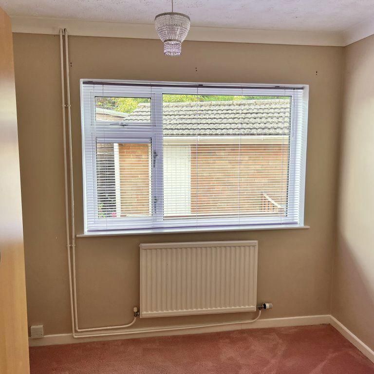 3 bedroom bungalow to rent - Photo 1