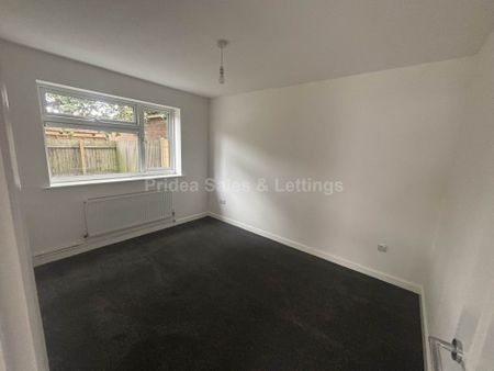 Acer Close, Lincoln - Photo 2