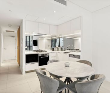 Stunning Waterfall Apartment - Photo 3