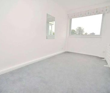 Carlton Close, Upminster, RM14 - Photo 3