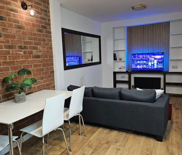 4 bedroom terraced house to rent - Photo 1