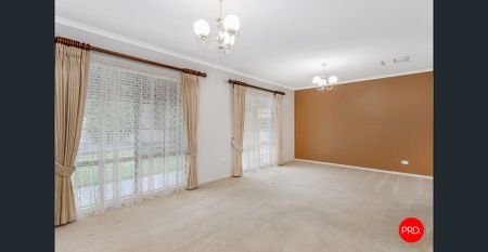 Comfort and Convenience in Strathdale - Photo 4