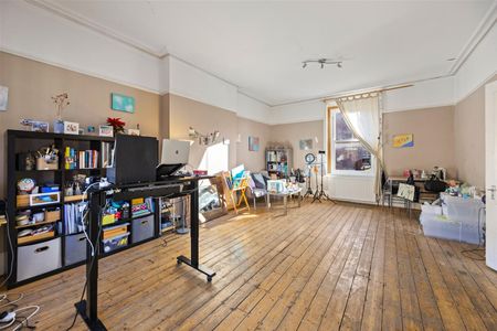 Greencroft Gardens, South Hampstead, London - Photo 2