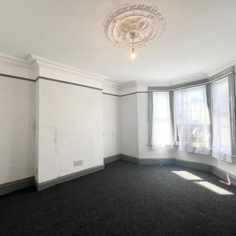 6 bedroom townhouse to rent - Photo 1