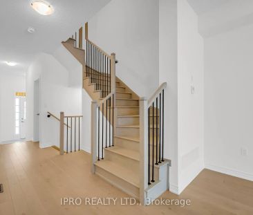 Condo Townhouse For Lease | W9253904 - Photo 3