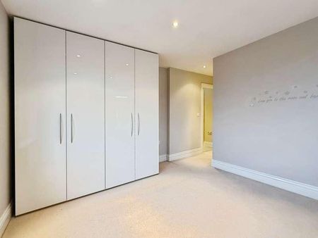 Meadow View, Redbourn, St Albans, AL3 - Photo 2