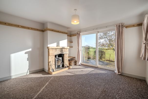 Newall Carr Road, Newall With Clifton, LS21 2HD - Photo 1