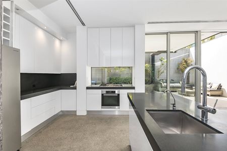 2 Cunningham Street, South Yarra - Photo 2