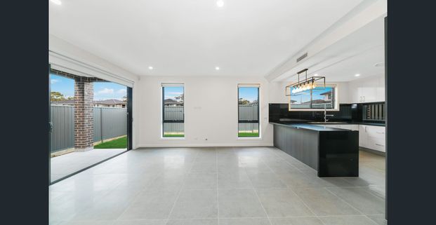 Luxurious Modern and Elegance Family Home in Tallawong - Photo 1
