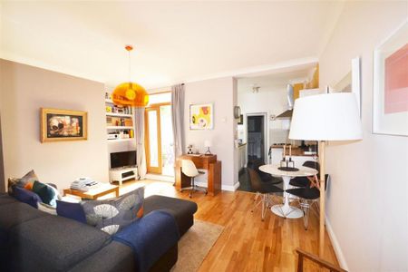 1 bedroom flat to rent - Photo 2