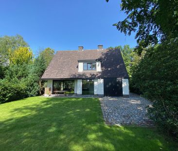 Net gerenoveerde woning met 4 slaapkamers - Photo 2