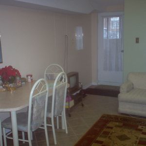 Nice Room for Rent in Shared Apt-Available APRIL 1 - Photo 2