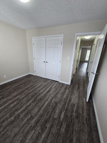Modern 2-Bedroom End Unit in Downtown Red Deer - Photo 5