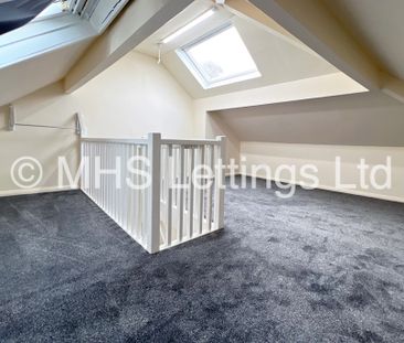 4 Bedroom Semi-Detached House for rent in Carr Manor Avenue - Photo 1