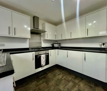 Landseer Way, Leeds - Photo 1