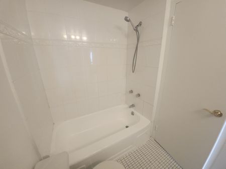 2300 Rue Saint Mathieu, #803 - Photo 2