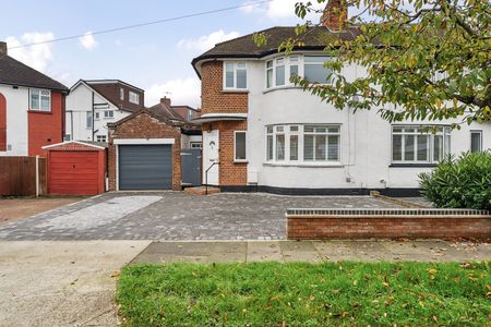 Semi-detached House to rent - Beaumont Road, Orpington, BR5 - Photo 2