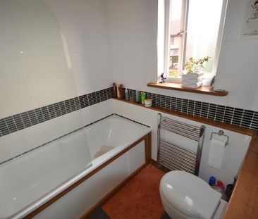 3 bedroom semi-detached house to rent - Photo 5