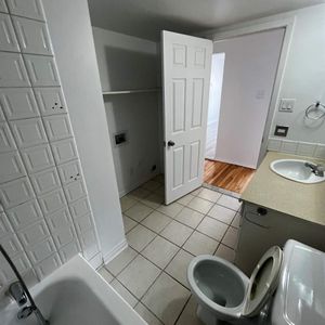 1 CH - 1 SDB - Saint-Eustache - $1,200 /mo - Photo 3