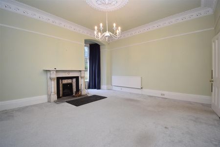 Cathedral Close, Wakefield - Photo 2