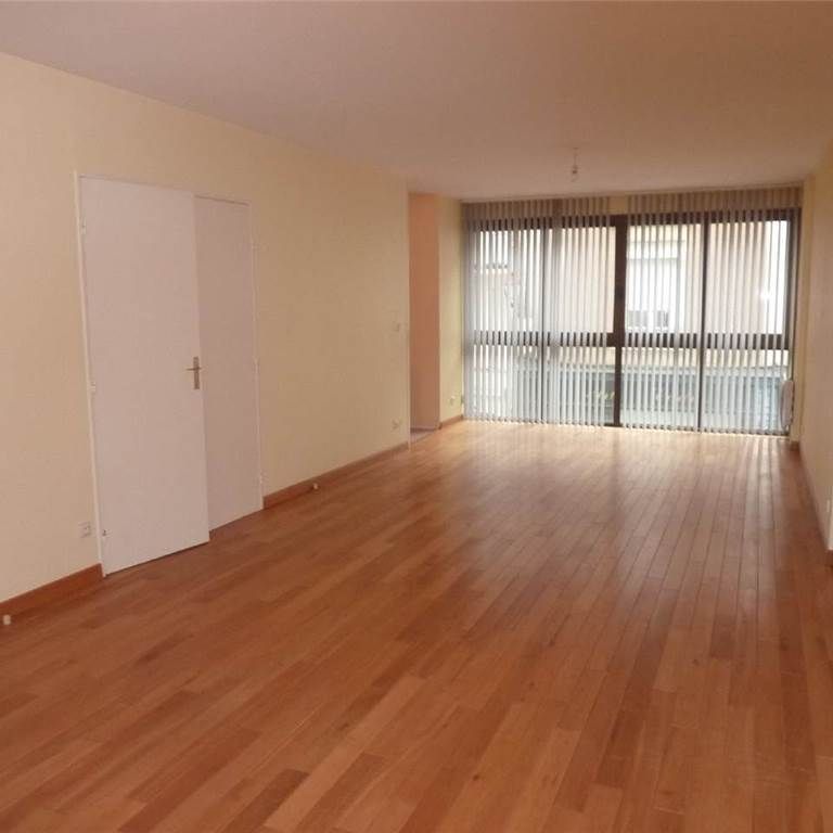 APPARTEMENT T4 - LAVAL - Photo 1