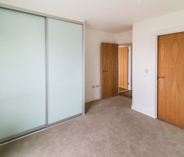 2 Bed Flat, Brooklands Court, LU2 - Photo 3