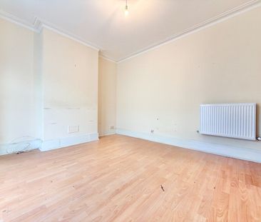 1 Bed Flat, Harpour Road, IG11 - Photo 1