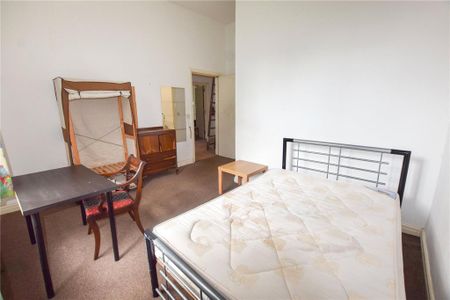 8 bedroom semi-detached house to rent - Photo 4