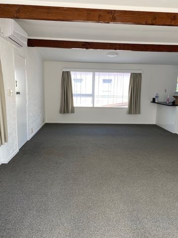 Property Management32 Kowhai Road, Campbells Bay - Unit for Rent - Photo 4