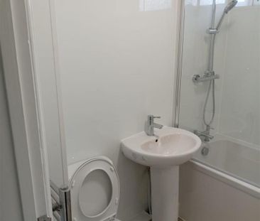 2 bedroom property to rent - Photo 3