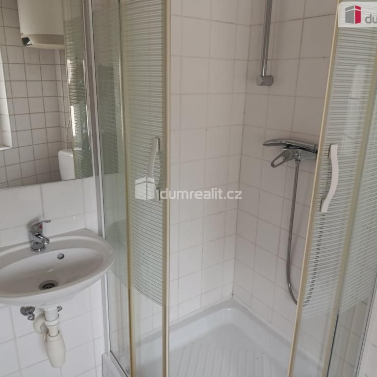 Pronájem bytu 1+kk 20 m2 - Photo 1