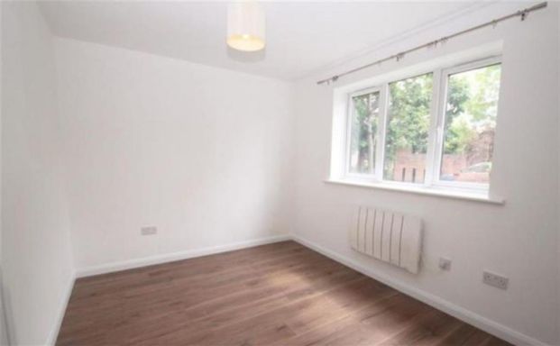 1 bedroom Flat To Let - Photo 1