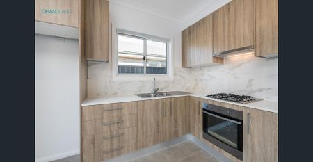 Luxury Design with the tenants in mind! - Photo 3