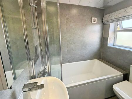 3 bedroom house to rent West End Crescent, Royston, S71 - Photo 2