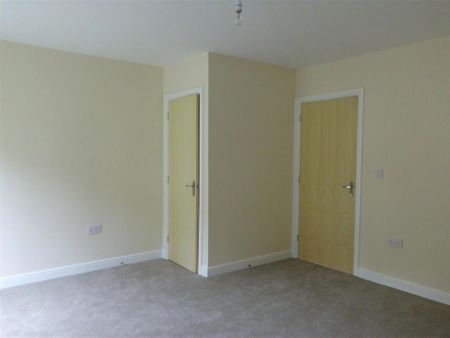 3 bedroom semi-detached house to rent - Photo 2